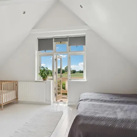 Дом отдыха 4 Bedroom In *