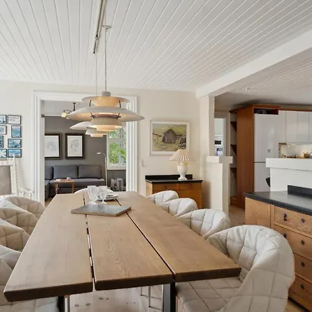 4 Bedroom In Нюборг