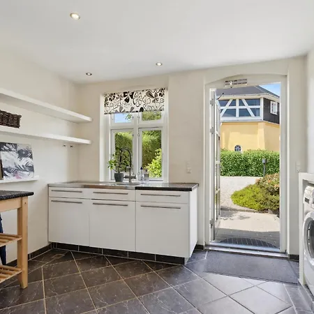 Dom wakacyjny 4 Bedroom In Nyborg